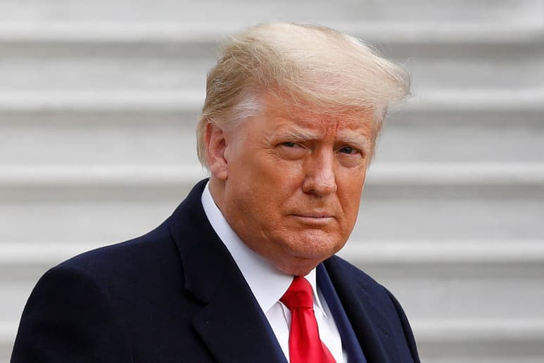 La Oficina de Derechos Humanos de la ONU criticó hoy el indulto que ha concedido el saliente presidente de Estados Unidos, Donald Trump, a cuatro agentes de seguridad militar privada que asesinaron a 14 civiles en Irak. (AGENCIAS)