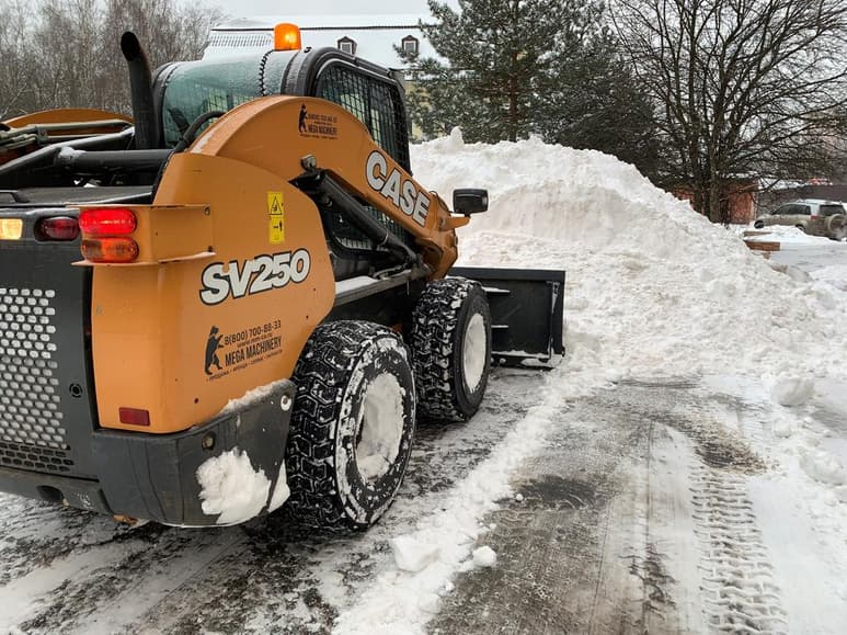 Moscú vive este viernes la mayor nevada del año, que ha pintado de blanco todos los rincones de la capital rusa y promete dejar hasta 12 centímetros de nieve a lo largo de la jornada de hoy, según los servicios meteorológicos locales.
(EFE)