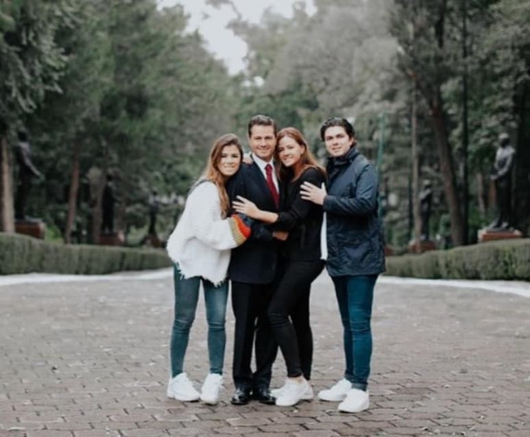 Este lunes 28 de diciembre el expresidente de la República Mexicana, Enrique Peña Nieto, reapareció en las redes sociales con una emotiva fotografía. (Especial) 