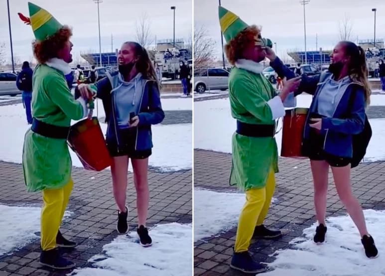 Gregory Sumsion iba disfrazado de Buddy, el personaje principal en la película Elf. (INTERNET)