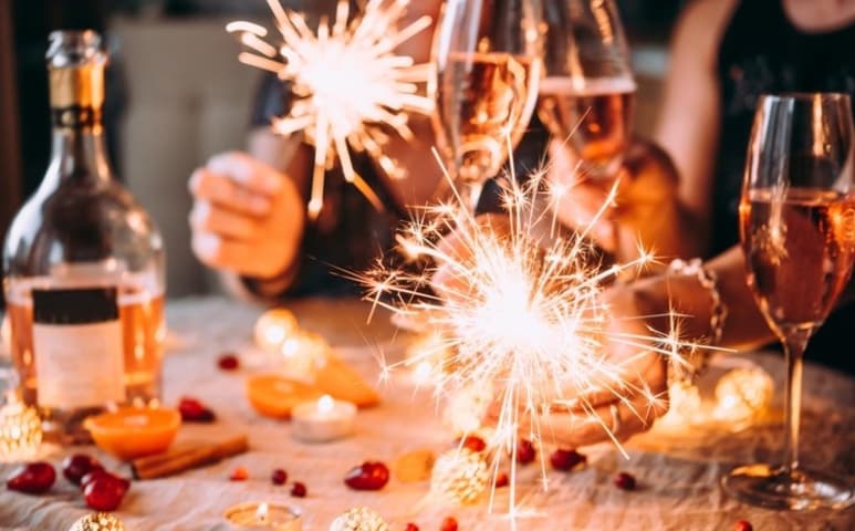 El conteo regresivo ha iniciado y cada vez estamos más cerca de darle la bienvenida al 2021; y así, se nos presenta la mejor oportunidad para iniciar el año con la mejor actitud y con el entusiasmo de que nos vaya mejor que en este 2020. (Especial)