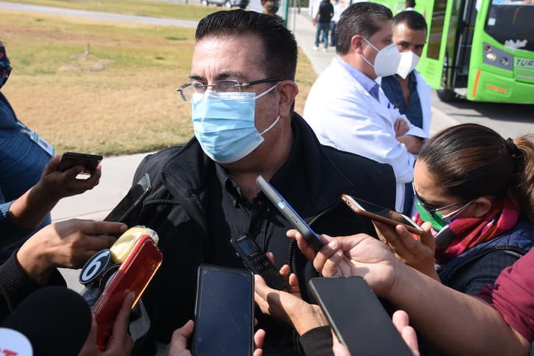 La Fiscalía General del Estado (FGE) y el Instituto Mexicano del Seguro Social (IMSS) trabajan de manera coordinada en dos investigaciones para esclarecer los hechos en los que un paciente murió por suicidio en el segundo piso de la Torre COVID en Monclova. (SERGIO A. RODRÍGUEZ)
