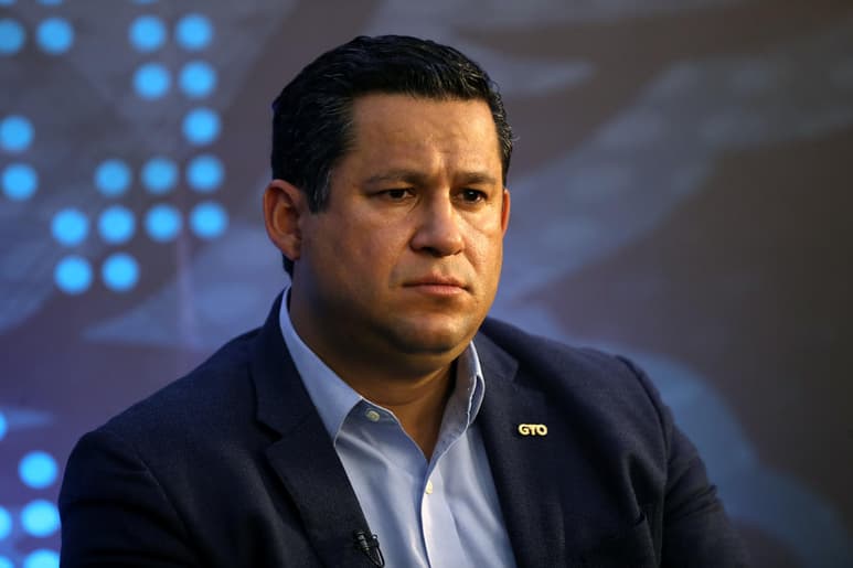 Los gobernadores de la Alianza Federalista y el presidente nacional del PAN, Marko Cortés, enviaron sus mejores deseos y solidaridad a su homólogo de Guanajuato, Diego Sinhue Rodríguez, después que fue hospitalizado por padecer COVID-19. (EL UNIVERSAL)
