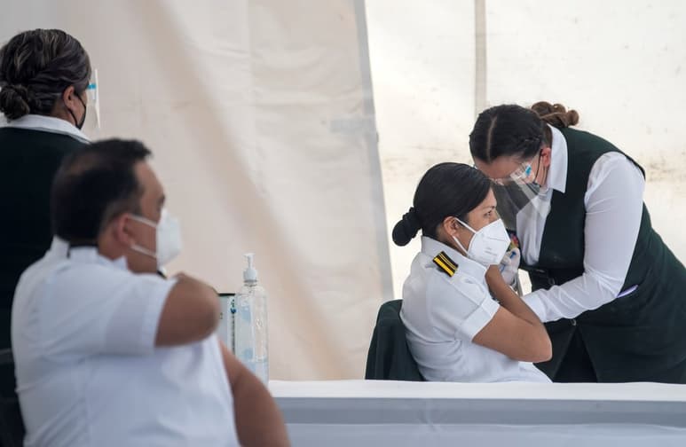 México fue el cuarto país en aprobar la vacuna contra la COVID-19 de la farmacéutica Pfizer.
