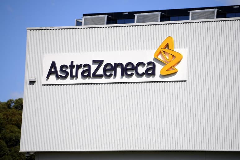 Los reguladores del Reino Unido han aprobado para su uso en este país la vacuna contra la COVID-19 desarrollada por la Universidad de Oxford y la farmacéutica AstraZeneca, informó este miércoles el ministerio de Sanidad. (ARCHIVO)