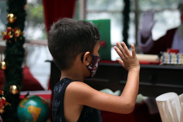 El Inai advierte que compartir datos personales de niñas y niños en redes sociales, como fotografías, nombre, fecha de nacimiento o la escuela donde estudian, sin las medidas de seguridad adecuadas, puede abrir la puerta a los delincuentes y exponer a los menores a diversos riesgos. (ARCHIVO)
