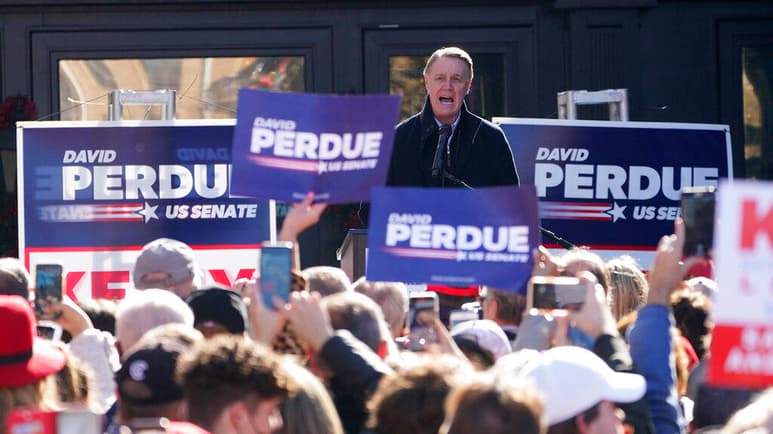 El senador republicano de EUA David Perdue entró este jueves en cuarentena por haber estado en contacto con alguien que ha dado positivo por COVID-19, algo que complica la campaña de su partido cinco días antes de las elecciones clave en el estado de Georgia. (AGENCIA)