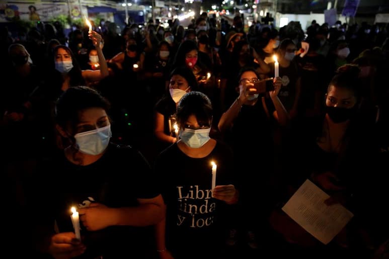 El Salvador, considerado como uno de los países más violentos del mundo, cerró el 2020 con 1,322 homicidios, aproximadamente un 45 % menos que los que se registraron en el 2019, informó este viernes la Presidencia. (ESPECIAL)