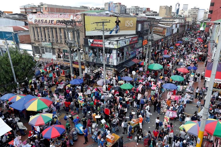 Colombia sumó este viernes 12,105 infecciones de COVID-19 y llegó a 1,654,880 contagios, mientras que informó de 282 fallecidos con lo que el número de víctimas mortales que ha dejado la pandemia se elevó a 43,495, informaron fuentes oficiales. (ESPECIAL)
