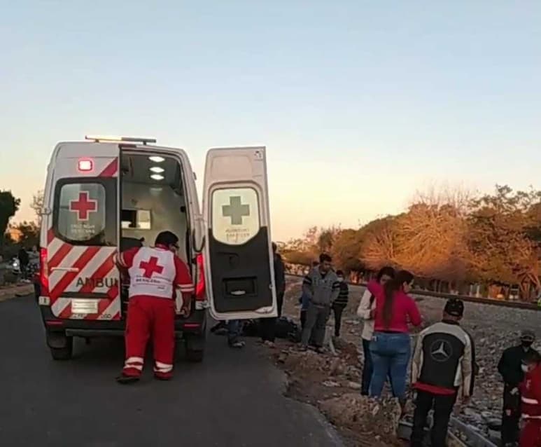 El siniestro sucedió la tarde del viernes, cuando Gustavo, de 21 años de edad, manejaba su motocicleta sobre el bulevar Jabonoso. (EL SIGLO DE TORREÓN)