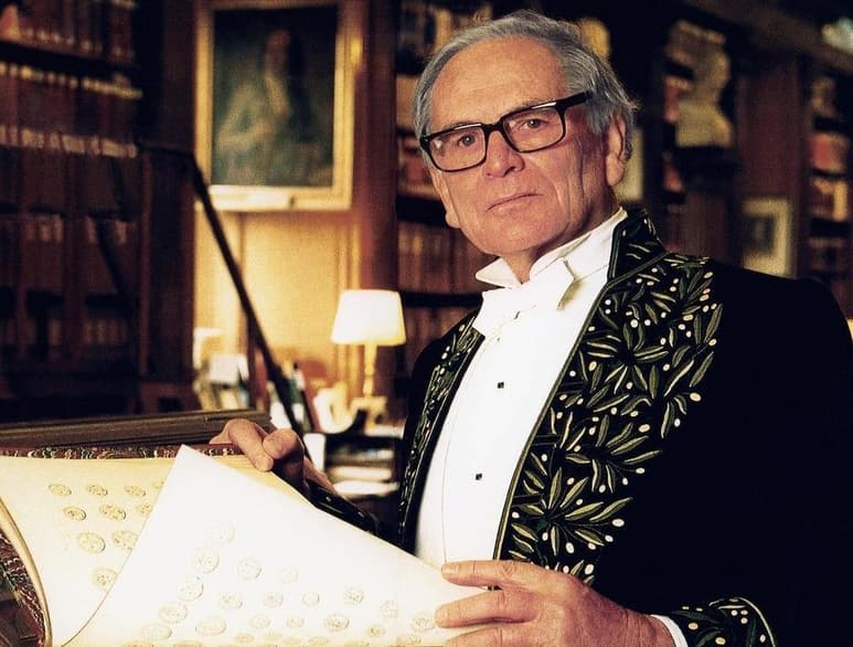 Ocho razones para recordar a Pierre Cardin. (Instagram @pierrecardinofficiel)