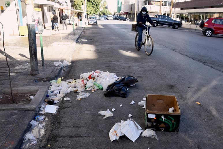 Uno de los sectores que tenía mayor control de la basura era el Centro de la ciudad pero en estos días la acumulación de residuos es una constante.