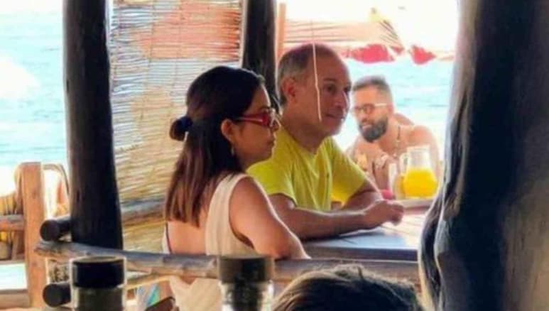 El Subsecretario de Salud, Hugo López Gatell, fue captado mientras vacacionaba en playas de Oaxaca, según fotografías difundidas por medios locales de la entidad, mismas que de inmediato se hicieron virales en redes sociales. (ESPECIAL)
