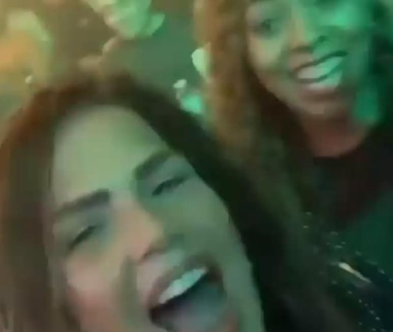 Hace unas semanas, la actriz, bailarina y cantante Niurka promovió el 'quedarse en casa' ante la pandemia del COVID-19 y lanzó su propia marca de cubrebocas. (Especial) 