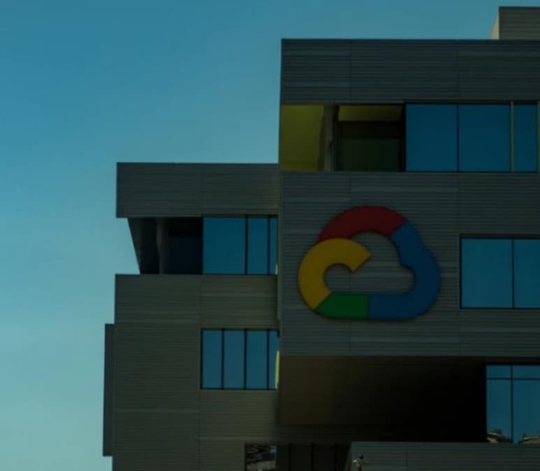 Un grupo de trabajadores de Google ha anunciado sus planes para crear un sindicato que pertenezca a Communications Workers of America (CWA). Bajo el nombre Alphabet Workers Union, la intención es que todos los empleados y contratistas de la empresa matriz de Google pertenezcan al grupo cuyo objetivo será abordar problemas como la disparidad salarial, las represalias y los controvertidos contratos gubernamentales. (Especial)