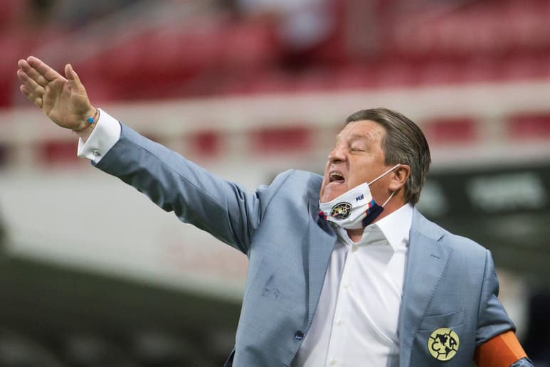 Miguel Herrera sigue dolido por su salida del América. (ARCHIVO)
