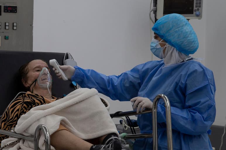 Al arranque de 2021, la saturación de los hospitales por el incremento de casos de COVID-19 es preocupante para el sector asegurador. (ARCHIVO)