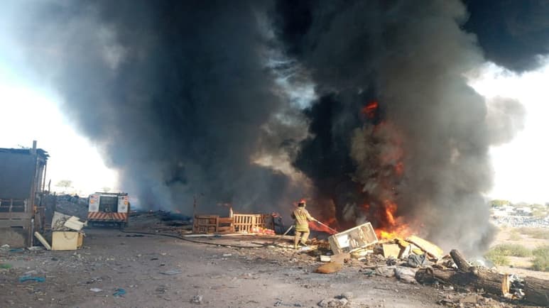De manera inmediata hasta el lugar acudieron los elementos del cuerpo de bomberos acompañados del personal de Protección Civil. (EL SIGLO DE TORREÓN)