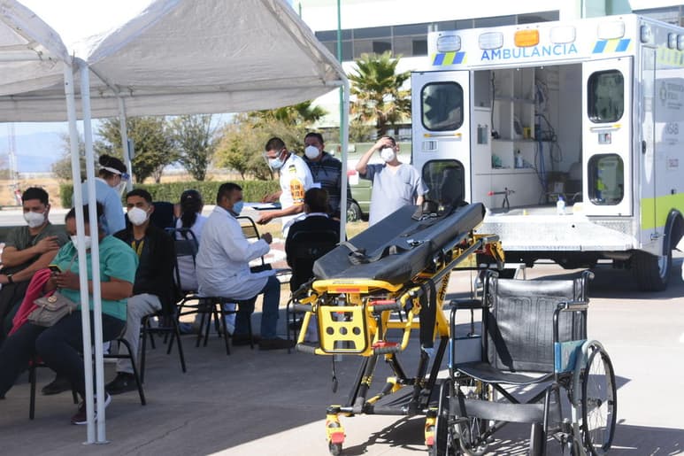 Ayer por la mañana fue inmunizada con el biológico producido por Pfizer BioNTech en las instalaciones del 105 Batallón de Infantería y poco después presentó reacciones adversas.