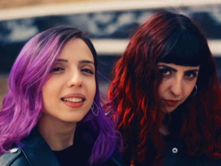 Al cambiar el estilo del pelo, ya sea con un corte o un tinte nuevo, se busca lucir espectacular. Lo que siempre se evita es parecer de una edad mucho mayor a la que realmente se tiene, no obstante, hay colores de tintes que pueden generar ese efecto, ya que se pueden ver falsos, resaltar las manchas de la piel e incluso pueden no cubrir las canas. (Especial)