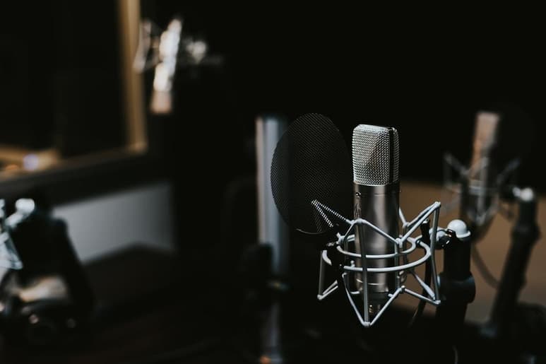 La sede de la emisora venezolana Radio Fe y Alegría en el céntrico estado Monagas fue robada por sujetos encapuchados que se llevaron computadoras, una consola y el cableado, entre otros elementos, denunció este sábado la ONG Espacio Público. (Especial)