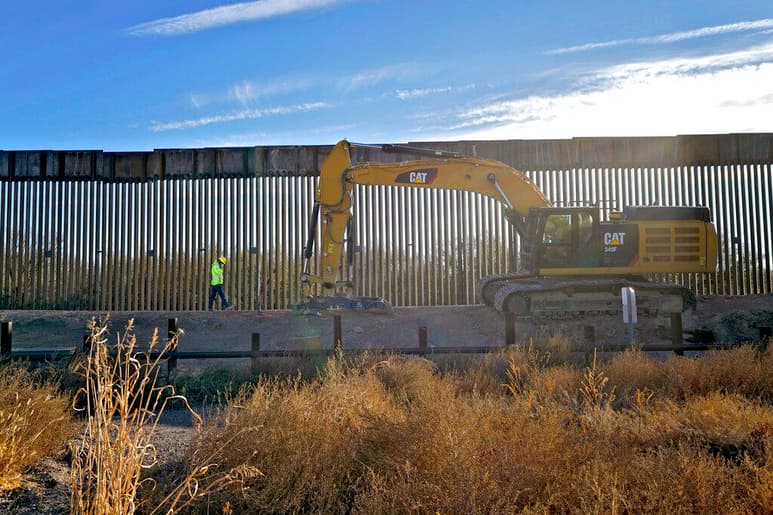 El presidente Donald Trump tiene previsto viajar el martes a la zona limítrofe de Estados Unidos con México para realzar el trabajo de su gobierno relacionado con el muro fronterizo, informó la Casa Blanca el sábado. (ESPECIAL)