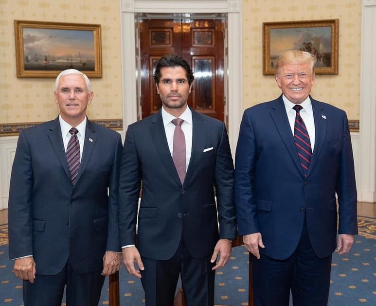 Foto del recuerdo. El año pasado el actor Eduardo Verástegui se reunió con Donald Trump.