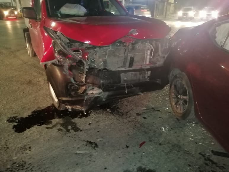 El viernes por la noche a la altura del fraccionamiento Los Nogales, se registró un accidente. (EL SIGLO DE TORREÓN)