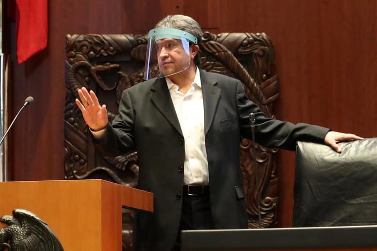 El presidente de la Junta de Coordinación Política (Jucopo) del Senado, Ricardo Monreal, llamó a senadoras y senadores a evitar asistir a las instalaciones de la Cámara Alta, trabajar desde sus casas, para así evitar mayores contagios de la enfermedad del coronavirus. (ARCHIVO)