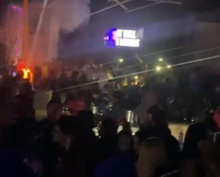 Este sábado 9 de enero un antro en el bulevar Miguel Alemán de Gómez Palacio, Durango abrió sus puertas al público pese a la situación sanitaria que no ha terminado en la localidad. (Especial)