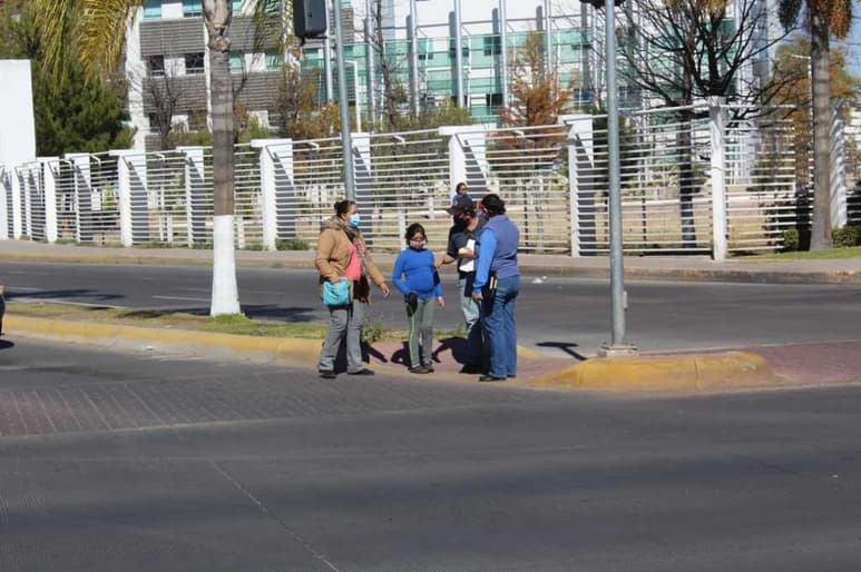 Piden no dar dinero a los menores en situación de calle. (EL SIGLO DE TORREÓN)