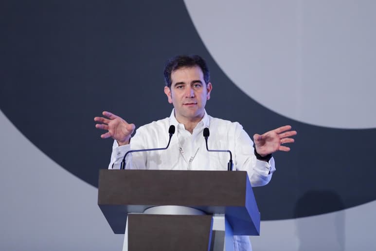 Asegura Lorenzo Córdova que los discursos de odio son una fuerte amenaza para la democracia en el mundo.