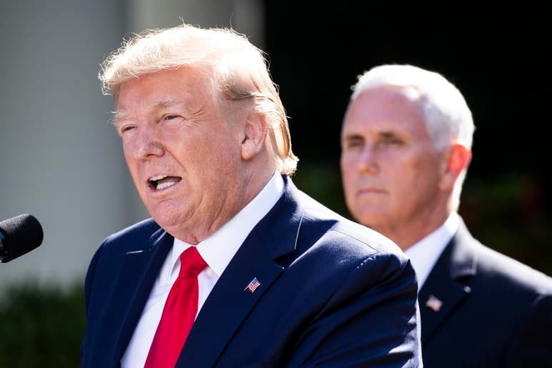 La oposición demócrata en la Cámara de Representantes de EUA inició este lunes el proceso para un segundo juicio político al presidente saliente, Donald Trump, al presentar formalmente el cargo del que le acusan, el de 'incitar una insurrección' por su responsabilidad en el asalto al Capitolio. (EFE)