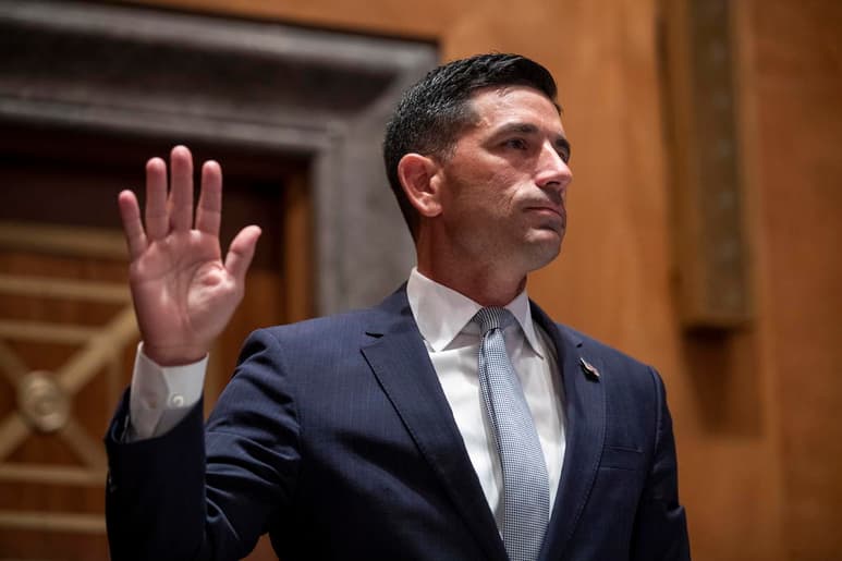 El secretario interino de Seguridad Nacional de Estados Unidos, Chad Wolf, se convirtió este lunes en el tercer miembro del gabinete de Donald Trump en renunciar tras el asalto al Capitolio, aunque no aclaró si su decisión de dimitir está relacionada con ese incidente. (EFE)