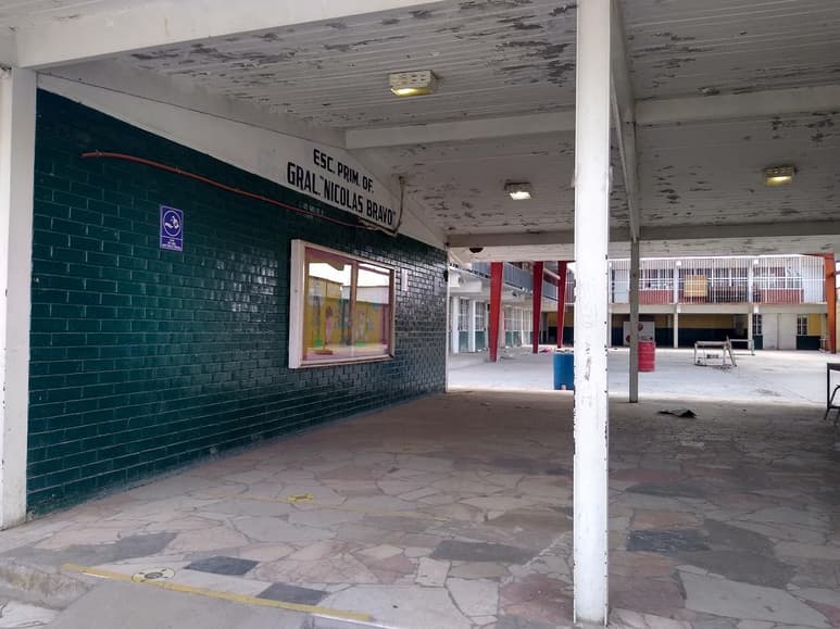 La coordinadora de Servicios Educativos que tiene a su cargo los municipios de Matamoros y Viesca, María del Refugio Valdez Benítez, manifestó que solo se tiene 10 reportes de robo y vandalismo en instituciones educativas. (MARY VÁZQUEZ)