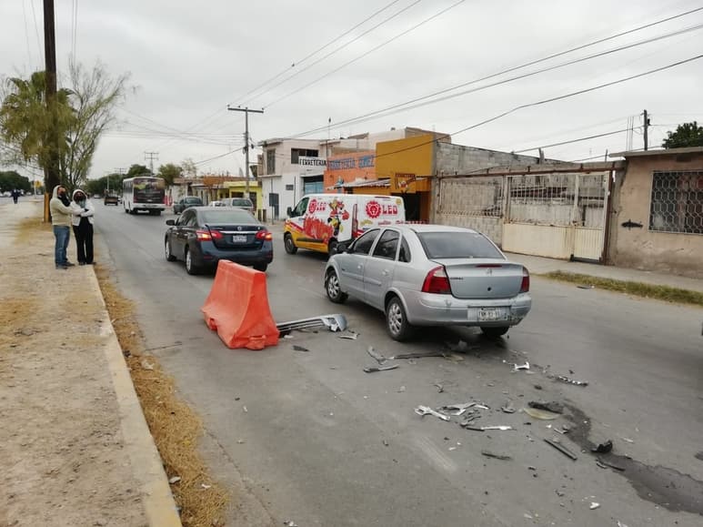 Los conductores involucrados solicitaron la presencia de las autoridades competentes. (EL SIGLO DE TORREÓN)