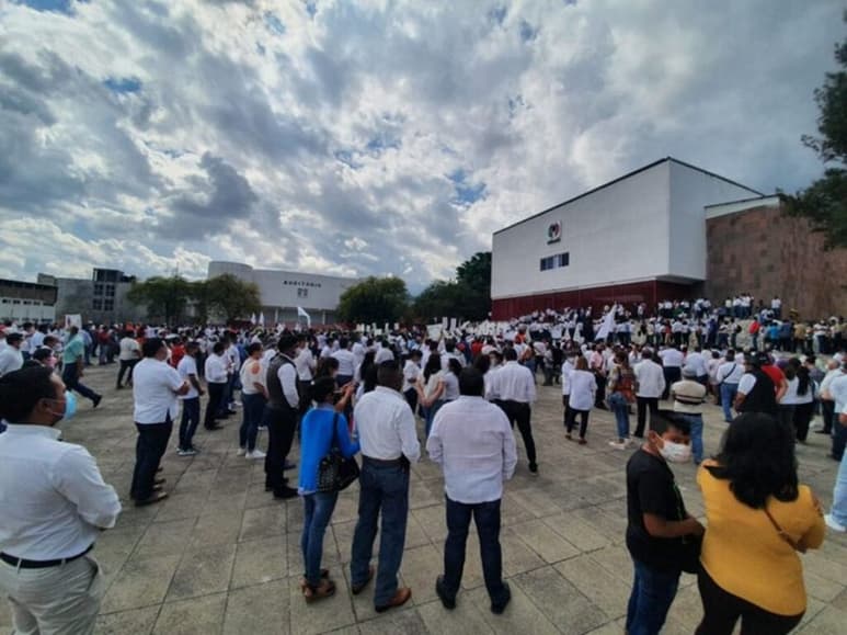 La precampaña comenzó en noviembre y ninguna autoridad ha regulado estos actos.