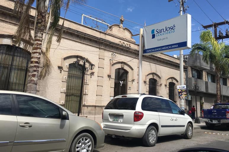 El pequeño fue trasladado a la Clínica San José donde actualmente los médicos hacen todo lo posible por mantenerlo con vida. (ARCHIVO)
