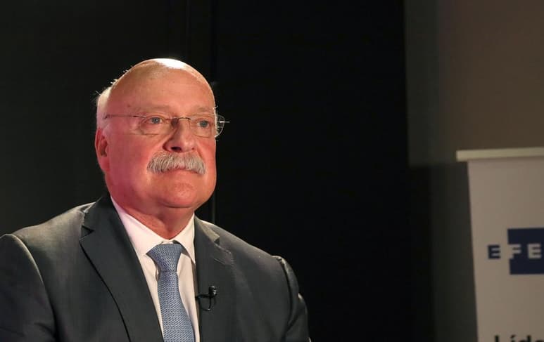 Hugo Fernández, quien fuera jugador en Puebla a finales de los 70, y técnico de diversos equipos en el futbol mexicano, ha denunciado un supuesto acto de corrupción de Enrique Bonilla, expresidente de la Liga MX, hoy encargado de las relaciones internacionales del organismo.
(ARCHIVO)