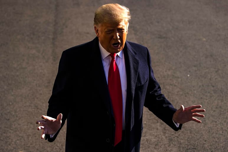 El presidente Donald Trump declaró el martes que las gestiones en el Congreso para someterlo a juicio político por segunda vez están causando “enorme enojo” en la nación pero que él no está a favor de la violencia. (EFE)