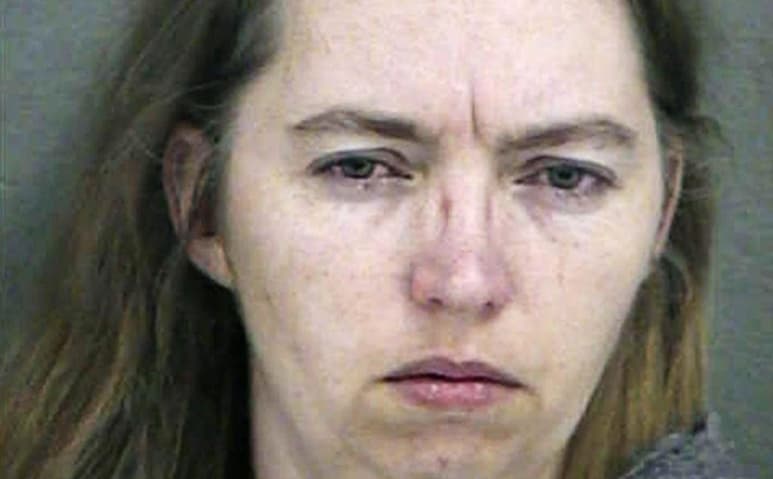 Un juez federal suspendió la primera ejecución de una mujer en Estados Unidos en casi siete décadas, diciendo que un tribunal debe determinar primero si es competente mentalmente la mujer de Kansas que mató a una madre embarazada, le sacó el bebé del útero y lo hizo pasar por suyo. (ARCHIVO)