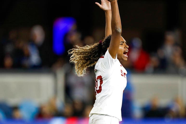 Catarina Macario, una de las grandes promesas de la selección femenina de Estados Unidos, firmó su primer contrato profesional con el Lyon de Francia. (ESPECIAL)