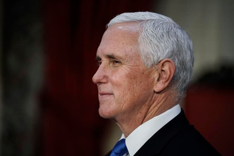El vicepresidente estadounidense Mike Pence dijo el martes a los gobernadores que “nuestro tiempo” ha llegado a su fin y prometió una “transición sin tropiezos”. (ARCHIVO)