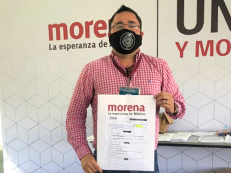El youtuber, quien usaba un parche en el rostro porque refirió fue víctima de un atentado en Los Mochis, señaló que no tiene padrino político ni dinero para la candidatura.
(TWITTER)