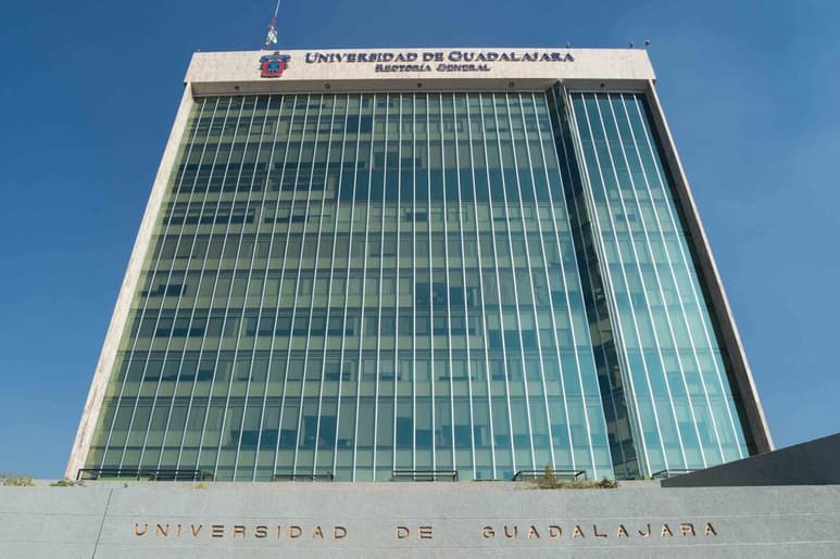 La Universidad informó que tomó esta decisión tras una reunión con la Sala de Situación en Salud por COVID-19 y recordó que el viernes pasado se registró el más alto número de muertos en el estado en un solo día desde que inició la pandemia: 120.
(ARCHIVO)