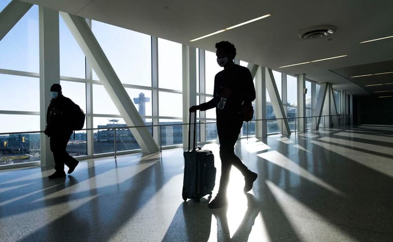 El Gobierno de Estados Unidos exigirá una prueba de la COVID-19 negativa a todos los pasajeros antes de volar al país, anunciaron este martes los Centros para el Control y Prevención de Enfermedades (CDC). (ESPECIAL)