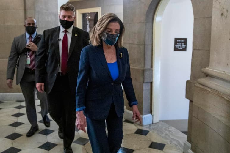 La Cámara de Representantes de Estados Unidos continuó el martes con su pretensión de llevar al presidente Donald Trump a juicio político por el ataque contra el Capitolio, y sólo se tomó un momento para intentar persuadir al vicepresidente Mike Pence de destituirlo primero. (ESPECIAL)