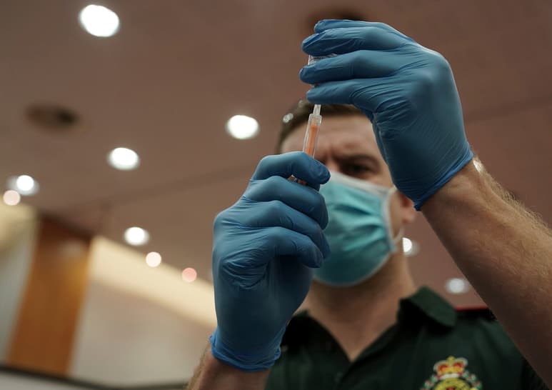 El respaldo se dará en el plazo solicitado por la farmacéutica de tener bases sólidas. (AP)