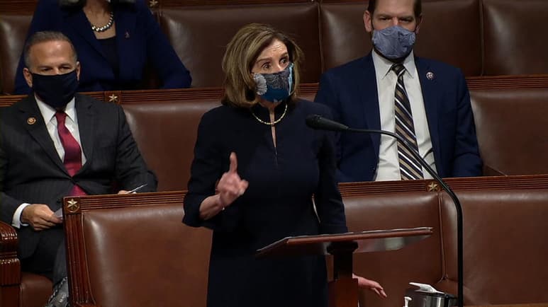 La presidenta de la Cámara Baja de EUA, la demócrata Nancy Pelosi, aseguró este miércoles que Donald Trump 'debe irse' ya que es 'un peligro claro y presente' para el país, en el debate previo a la votación de un nuevo juicio político contra el mandatario, acusado de 'incitación a la insurrección'. (EFE)