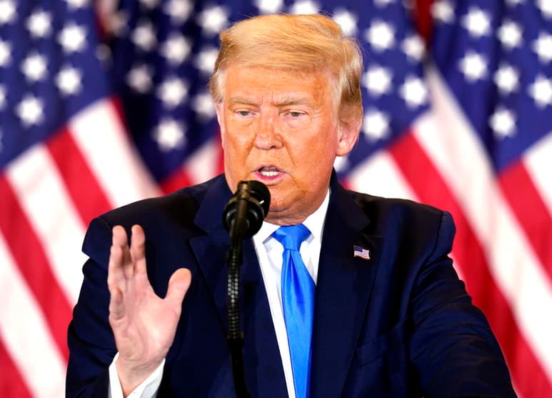 El presidente saliente de EUA, Donald Trump, pidió a sus seguidores no incurrir en 'violencia' ni romper la ley en los próximos días, ante las múltiples informaciones que apuntan a nuevas concentraciones armadas antes de la investidura dentro de una semana del mandatario electo, Joe Biden. (ARCHIVO)